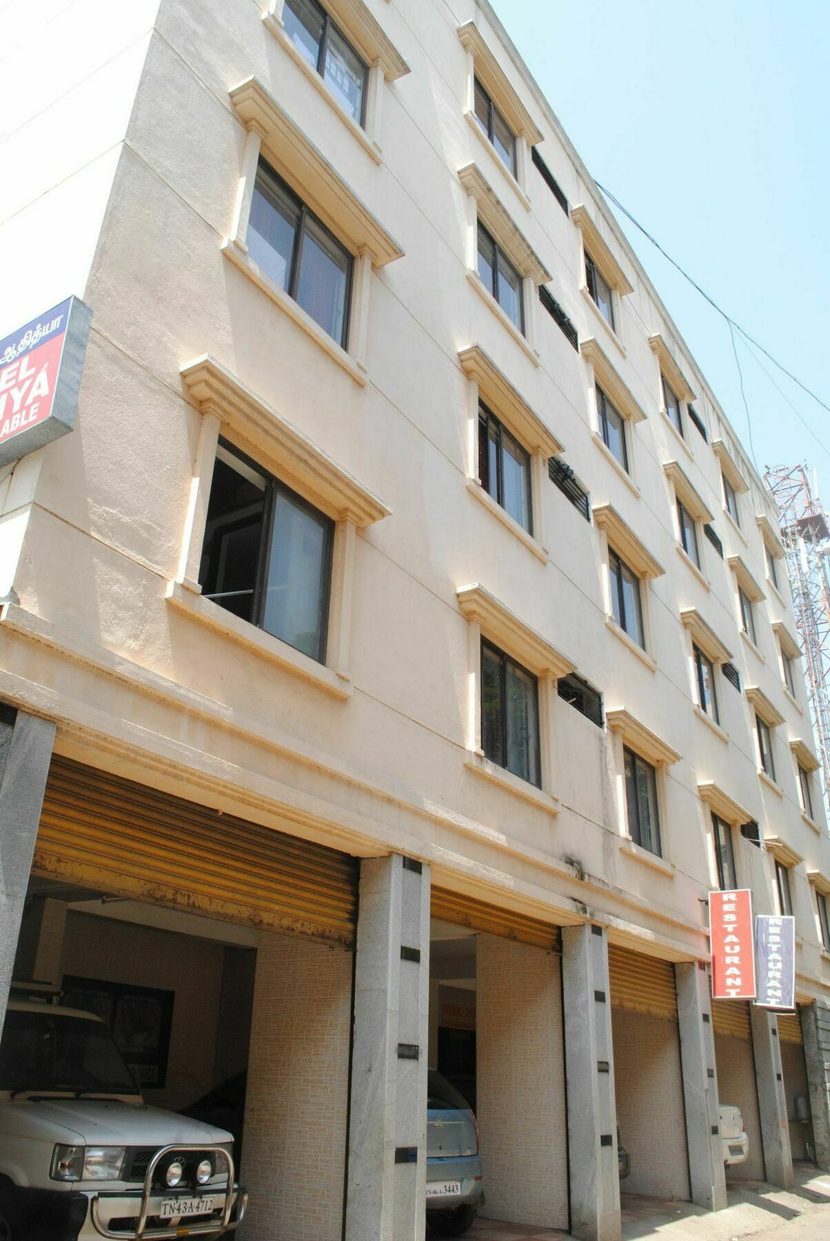 Hotel Adithya Madrás Exterior foto